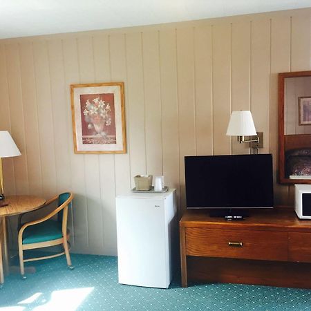 Rainbow Motel Mackinaw City Exterior foto