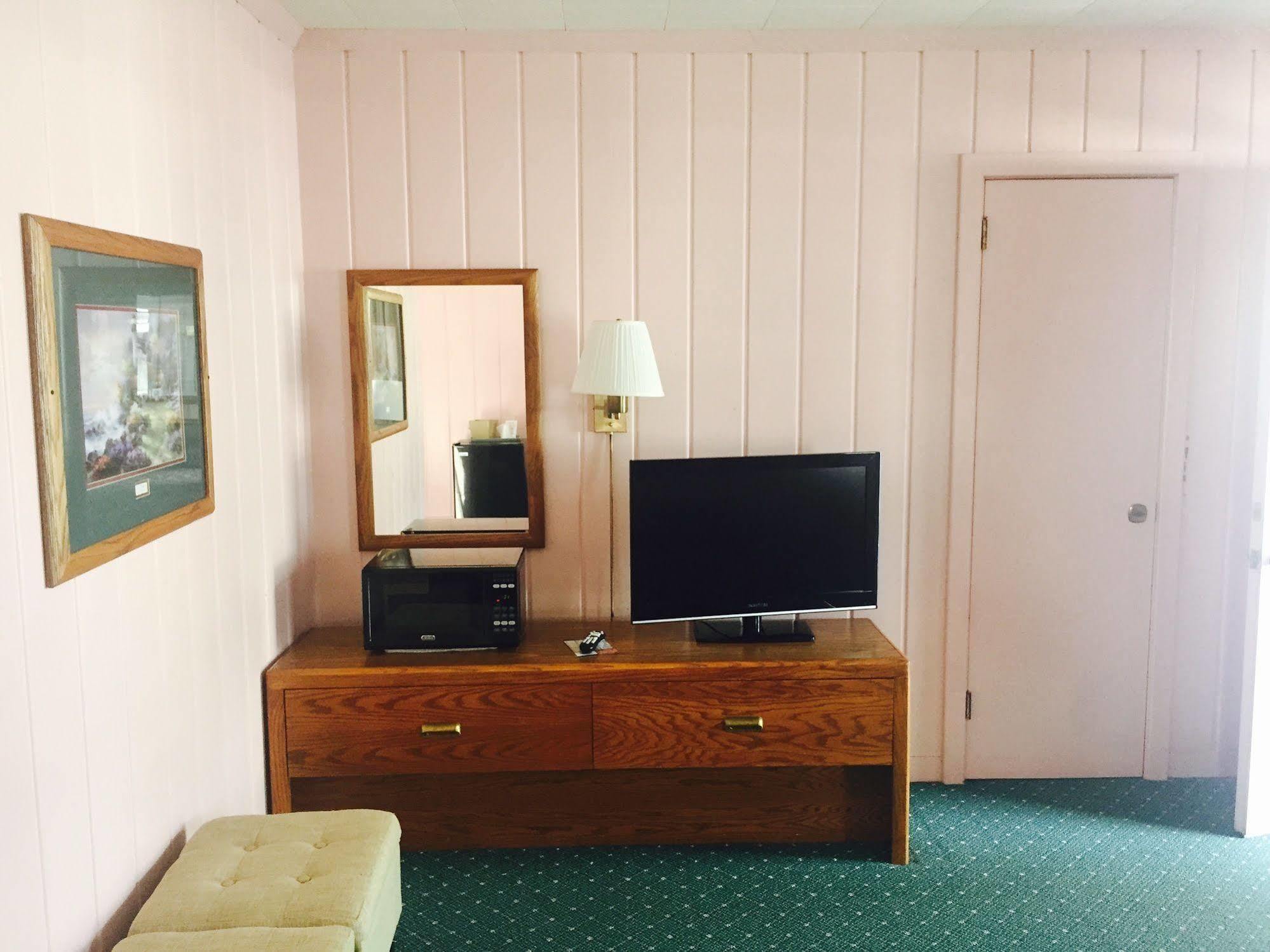 Rainbow Motel Mackinaw City Exterior foto