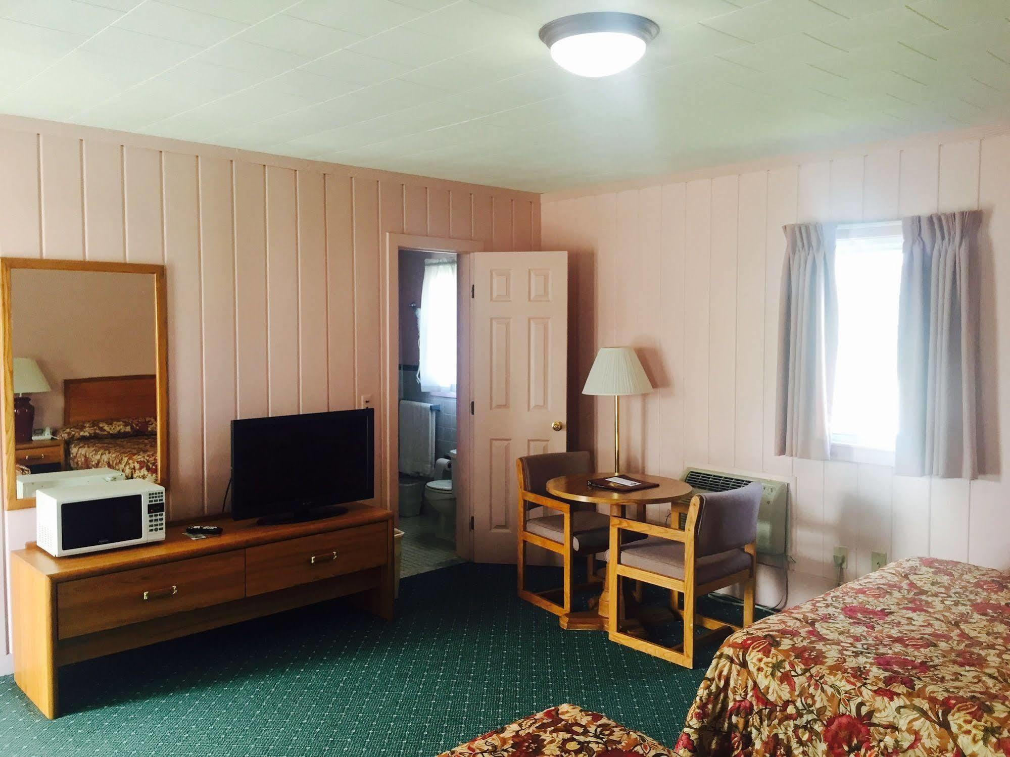 Rainbow Motel Mackinaw City Exterior foto